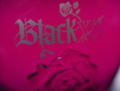 Black XS pour ELLE de Paco Rabanne  © Forks © ForksBeauty